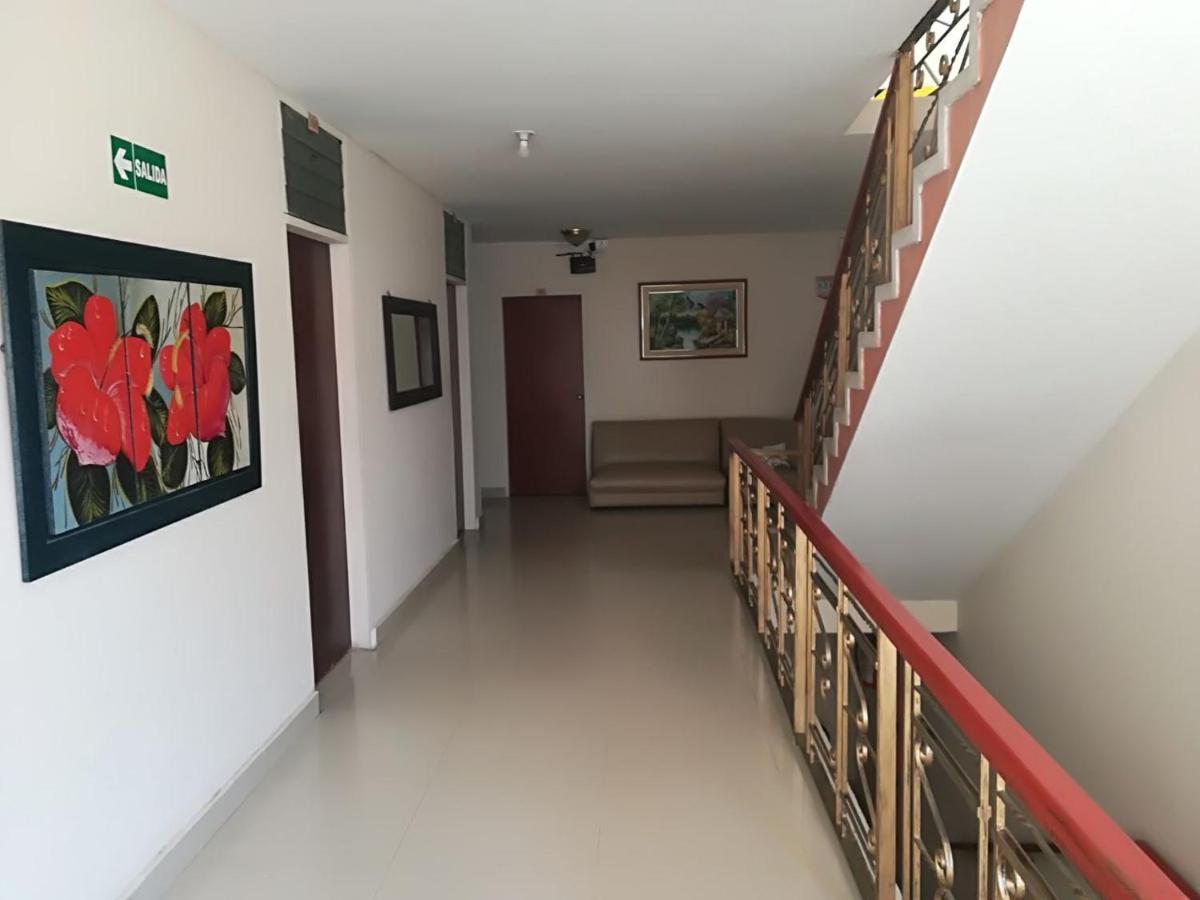 Hotel Granada Inn バランキージャ エクステリア 写真