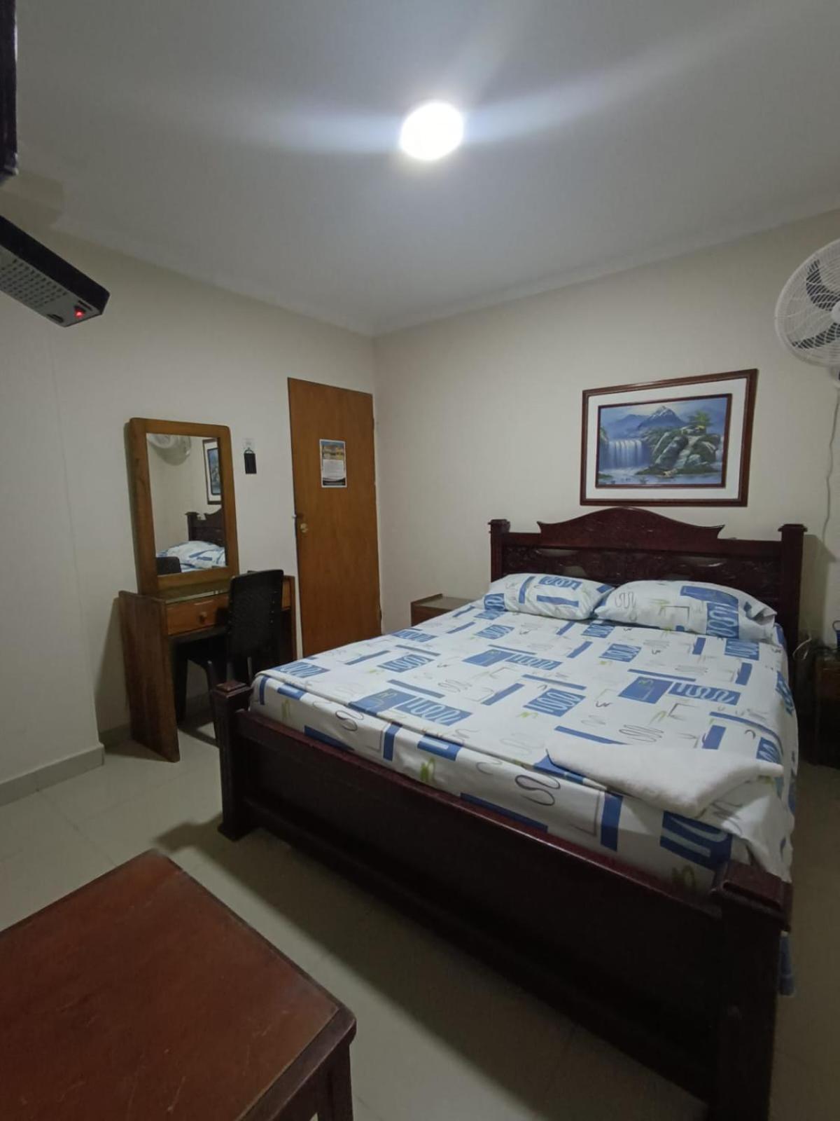 Hotel Granada Inn バランキージャ エクステリア 写真