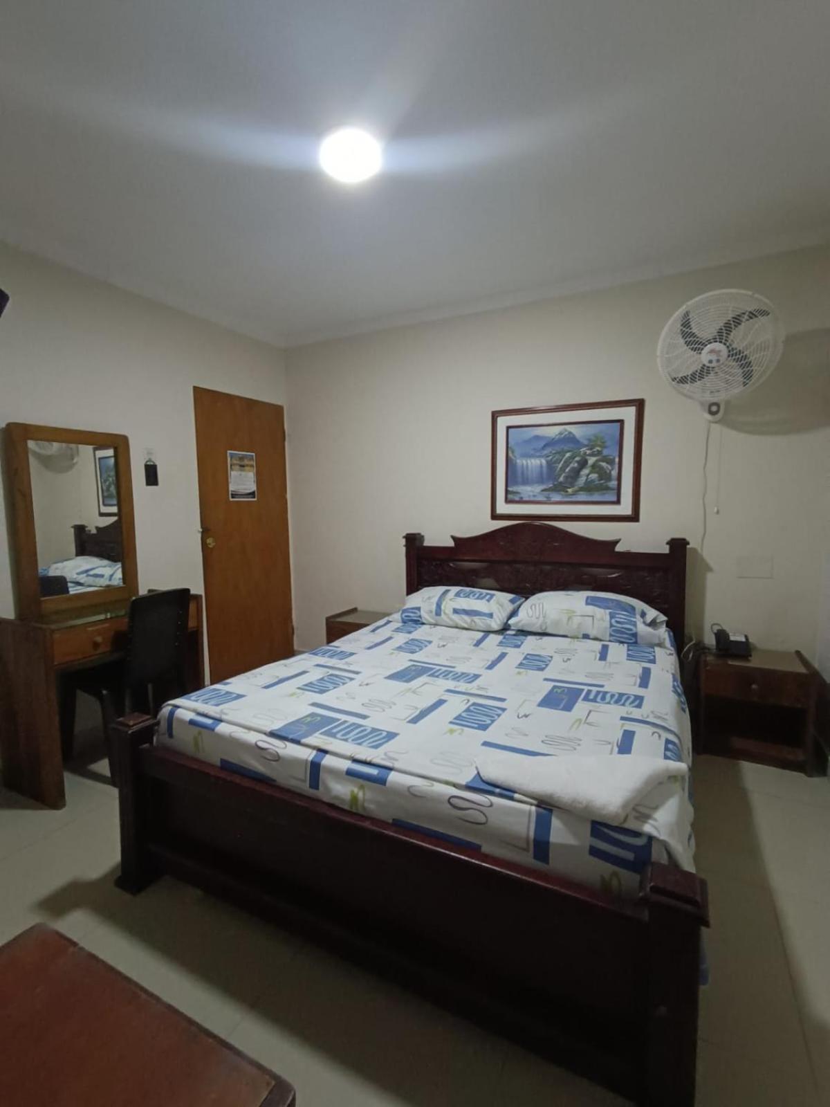 Hotel Granada Inn バランキージャ エクステリア 写真