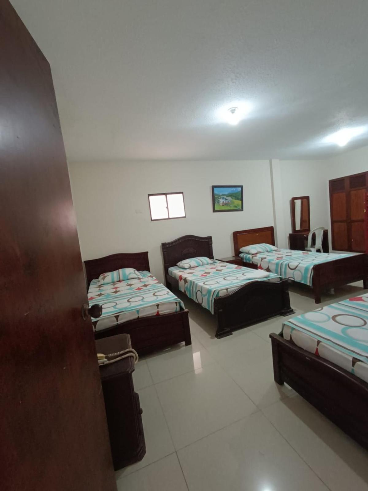 Hotel Granada Inn バランキージャ エクステリア 写真